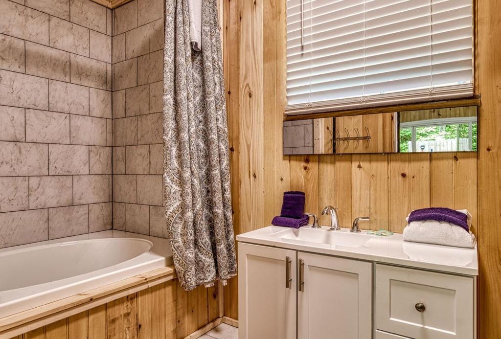 جاتلينبرج Black Bear Falls - With An In-Law Suite المظهر الخارجي الصورة