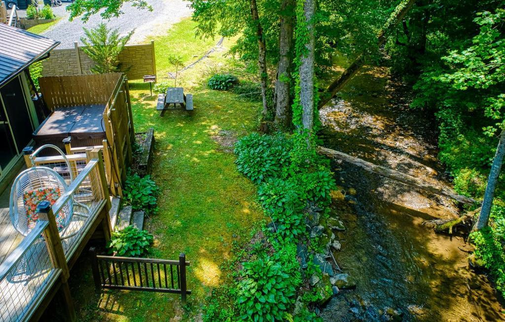 جاتلينبرج Black Bear Falls - With An In-Law Suite المظهر الخارجي الصورة